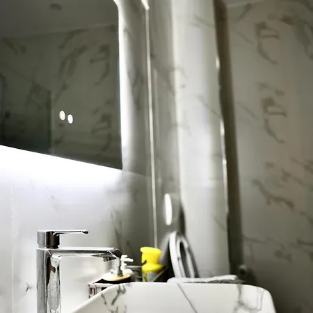 Luxe Living Lakescape - View Residences Τίρανα