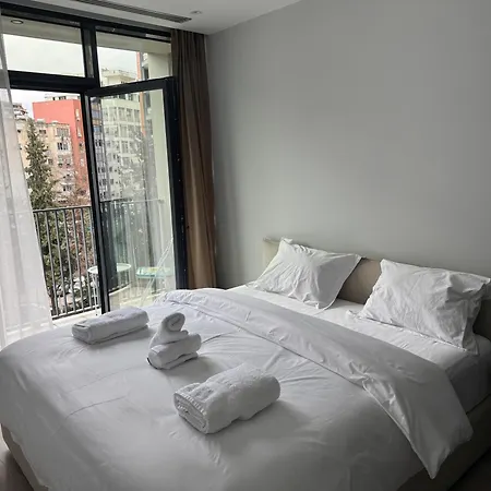 Luxe Living Lakescape Suite - Lake View Residences Lejlighed