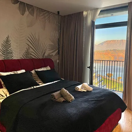 Luxe Living Lakescape Suite - Lake View Residences Lejlighed